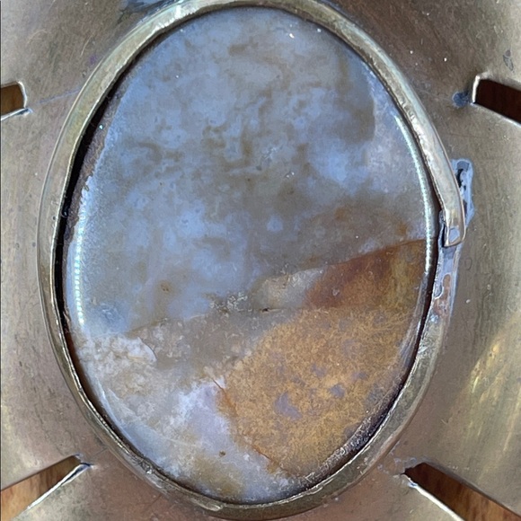 1.13.26-4  Handmade Unique & Rare Indigenous Chalcedony Quartz & Brass Necklace - Picture 3 of 13